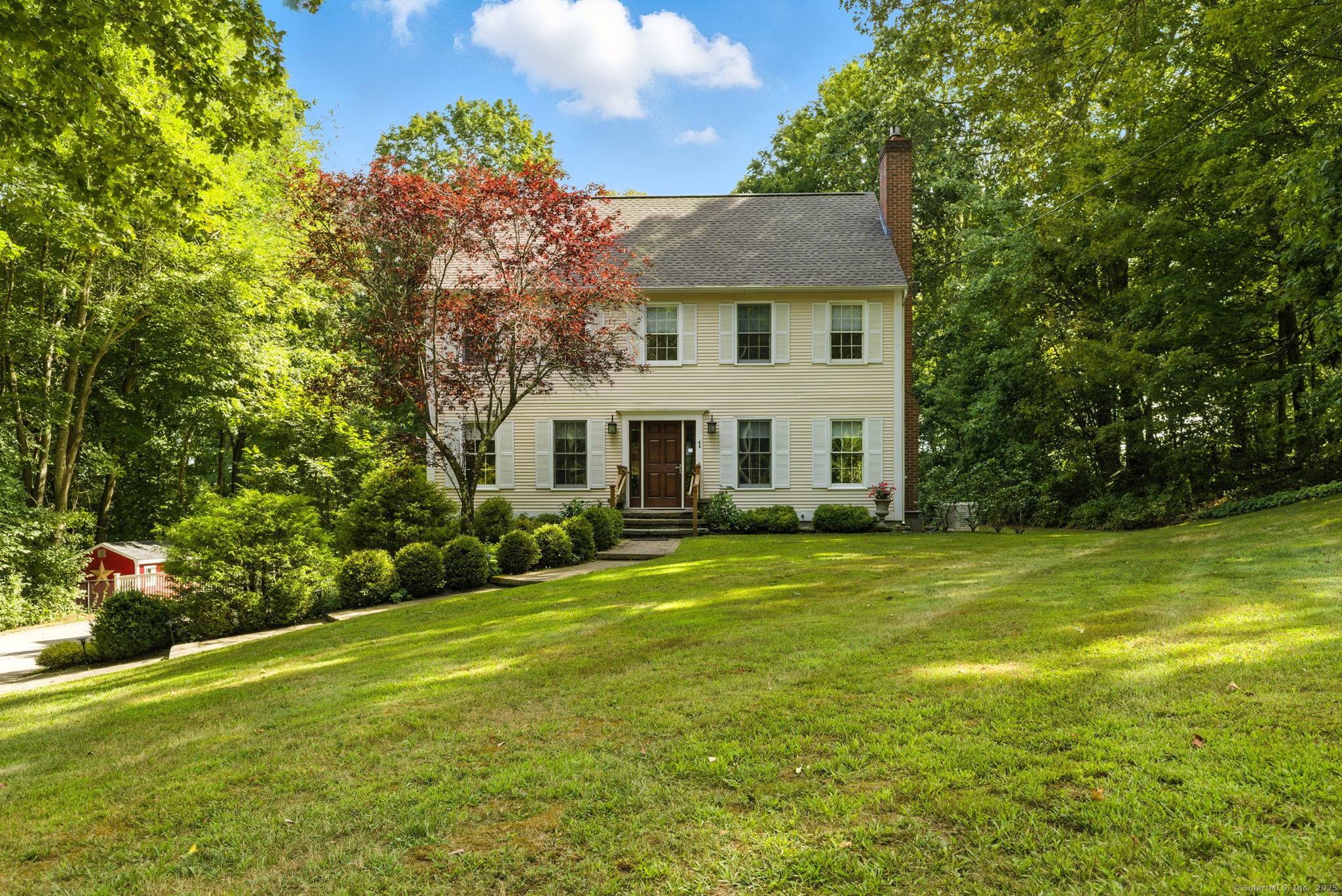 Welcome to this lovely and tastefully updated Colonial set on 2.