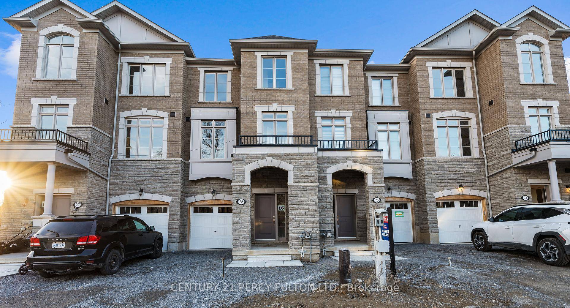 Come live in this one year new home spanning 2053sq.