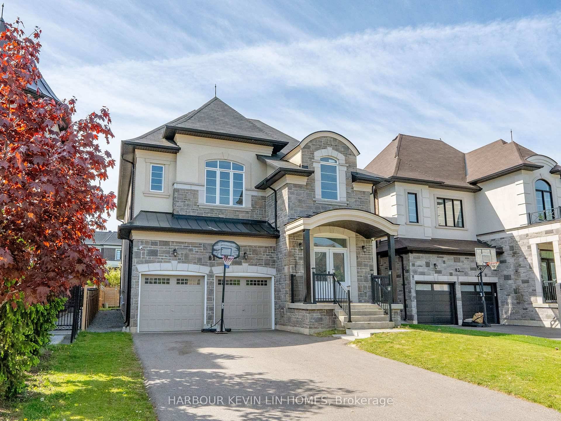 Extraordinary 6 Year New Stunning Showstopper Home in Prestigious Oak Ridges On A Premium Lot.