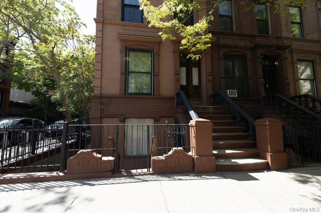 Spectacular Live Work Brownstone.