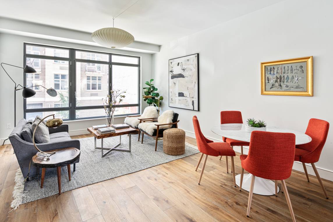 147 Hope Street is a boutique collection of new luxury condominiums located in the heart of Williamsburg.