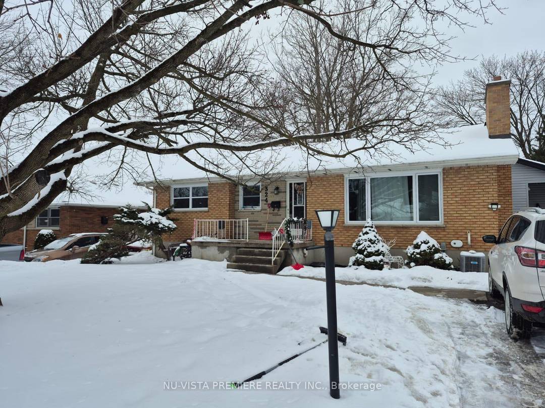 LARGE 2514 SQ FT HOME 4 BEDROOMS AND 2.