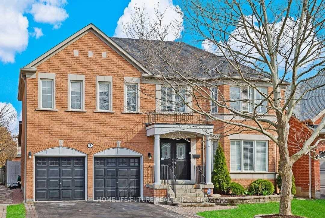 GREAT LOCATION ! ! ! ! Well Maintained House For Rent In Northwest Ajax, Quartz Countertop With Center Island, Single Lever Faucet, Over The Range Microwave, Backyard With Large Deck, ...