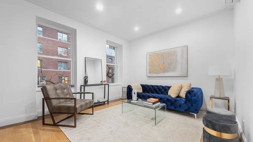Live in the history of West Chelsea with new modern finishes and precision renovations.