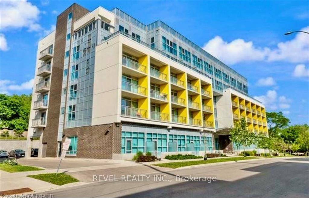 Att Students, Parents, Professionals Sage Condos located in Waterloo's Student District.