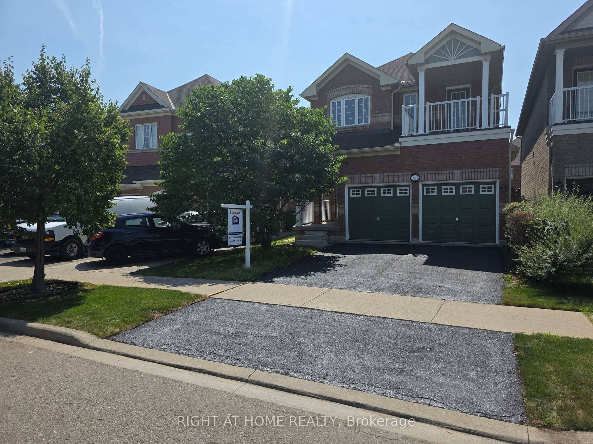 Newly renovated 4 bedroom detached home in the heart of sought after Churchill Meadows !