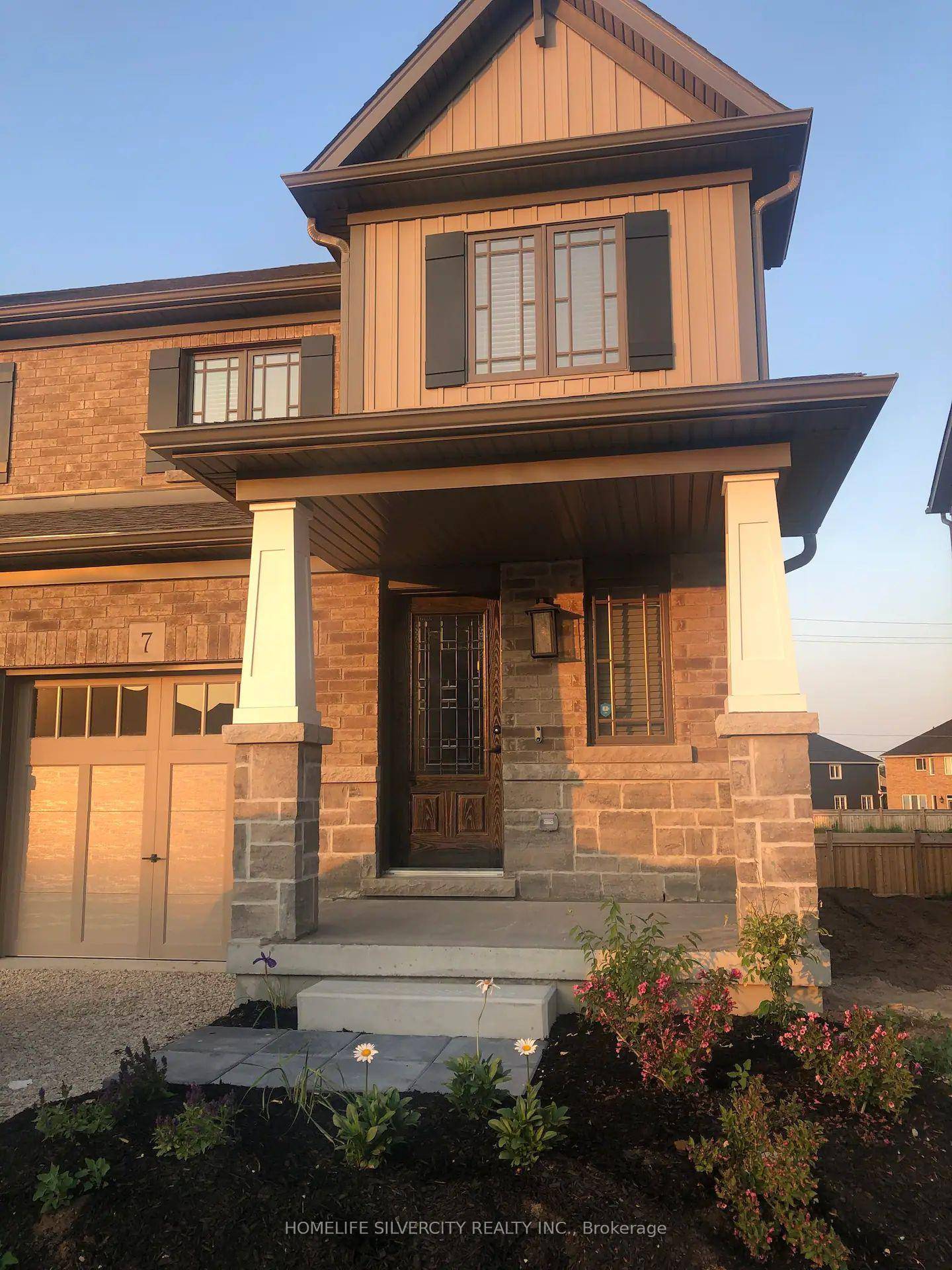 7 Archer Ave, Collingwood For Rent at 2, 650 month Welcome to 7 Archer Ave a beautiful 3 bedroom home offering modern comfort, style, and convenience in the heart of ...