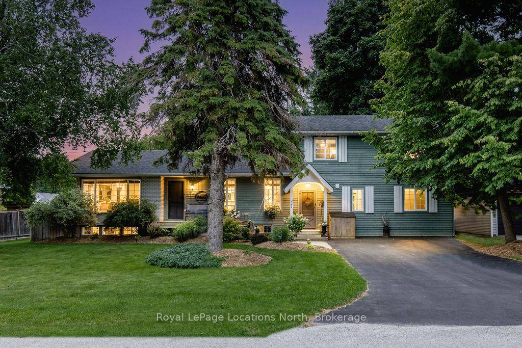 Welcome to this charming piece of paradise in the heart of Stayner.