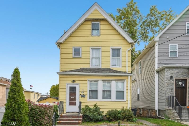 WELCOME to 670 Devon St !