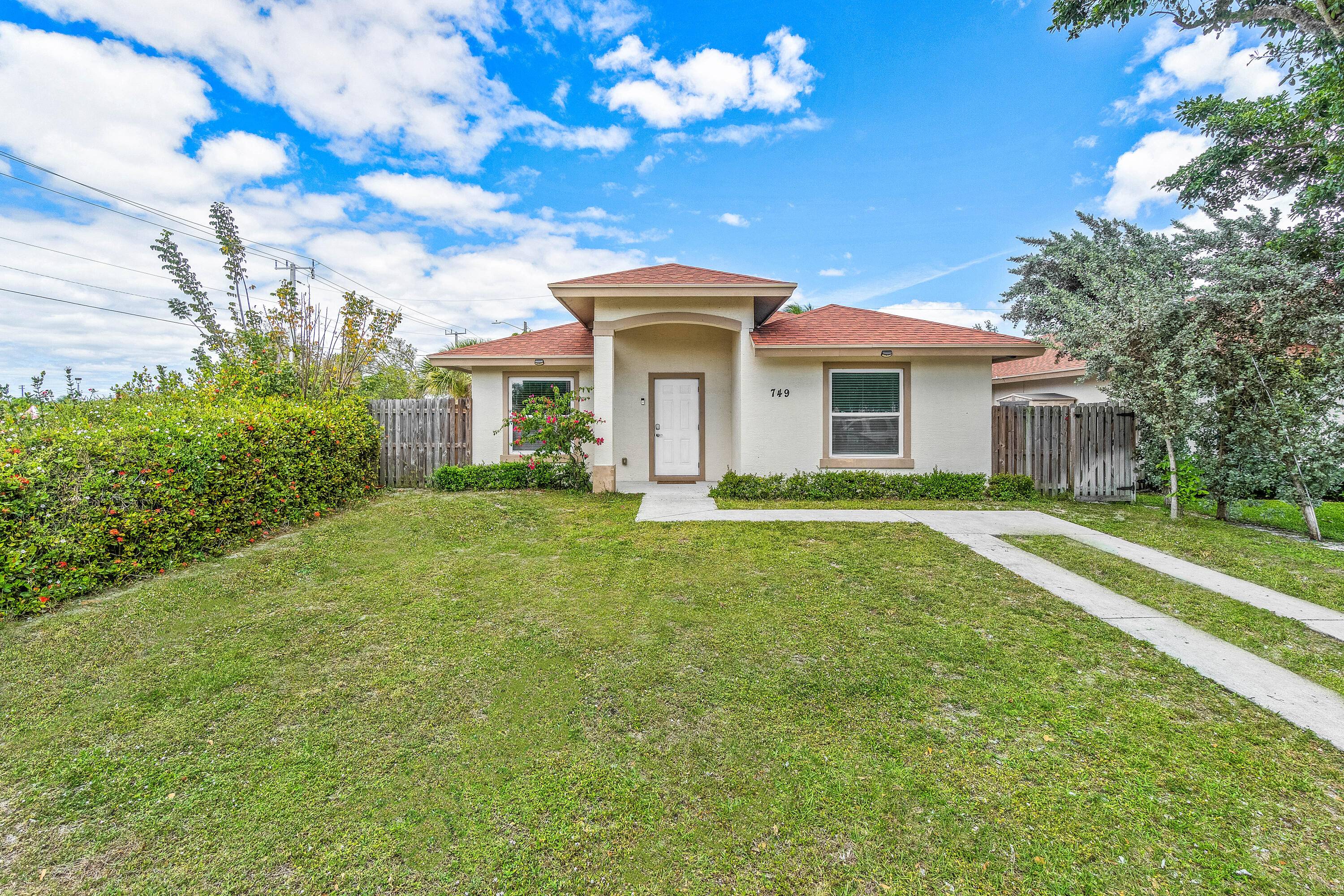 Spacious 3 2 home in an ideal West Palm Beach location with no HOA !