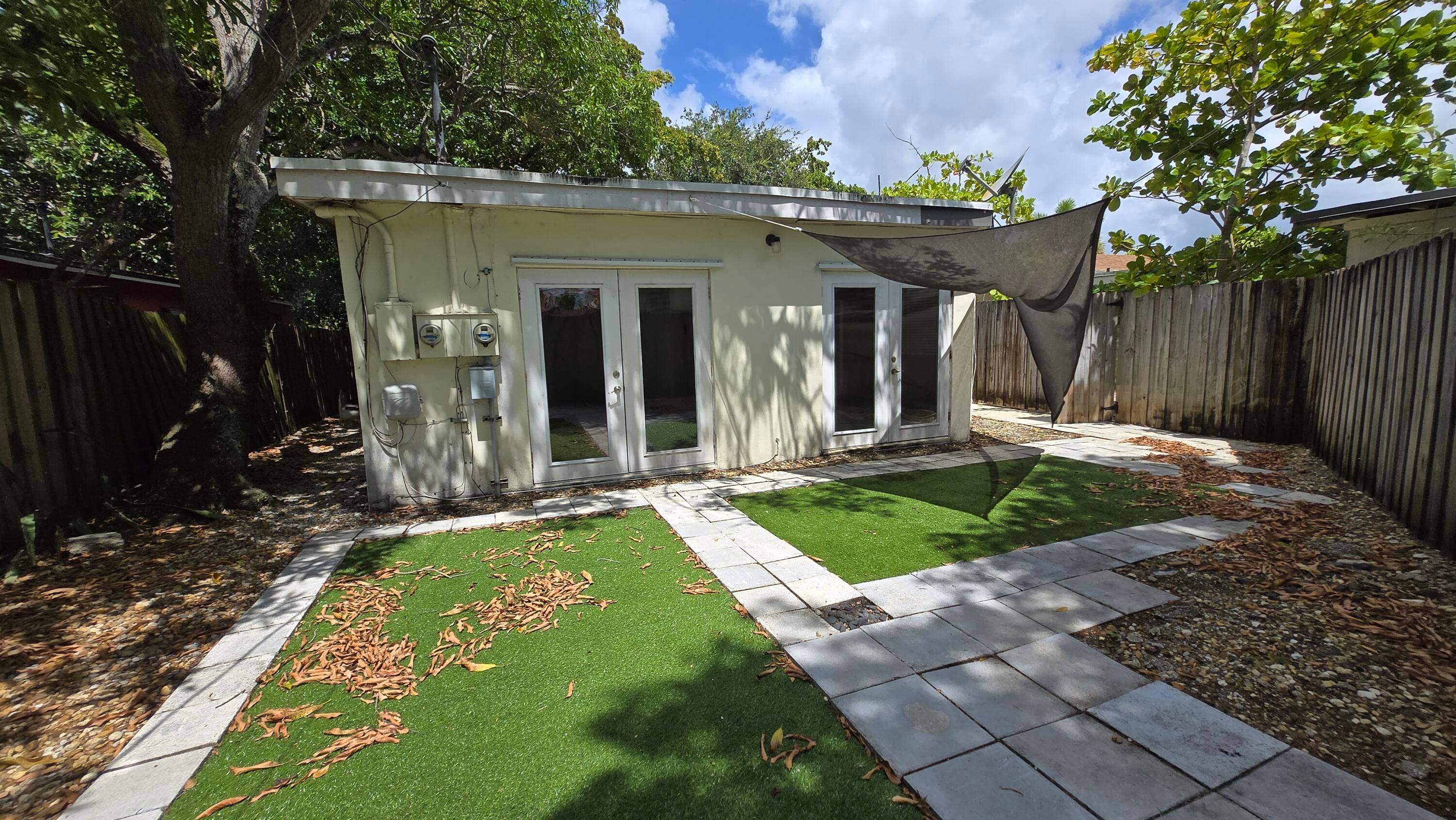 Charming upgraded Home or an Investment Opportunity in Fort Lauderdale !