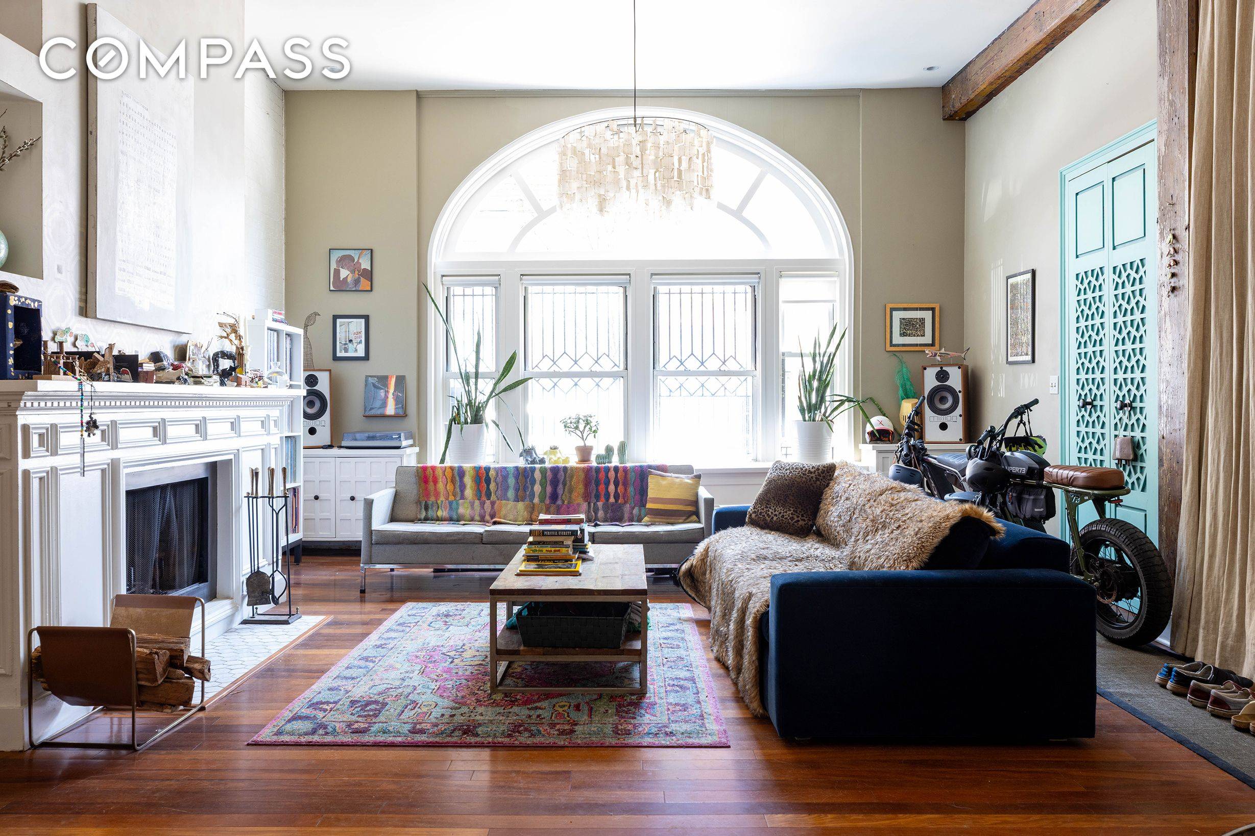 Rare amp ; Beautiful 2000sf Carriage House Duplex on Carlton Avenue with Two Bedrooms and a Convertible Third doubles as a guest room and ensuite bath with additional areas for ...