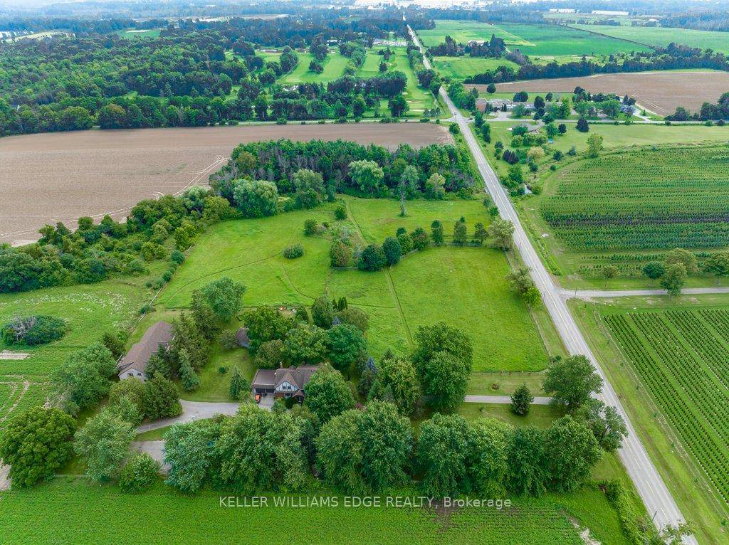 Exceptional opportunity offers 5 distinct residences amp ; huge barn loft 4000 sqft !