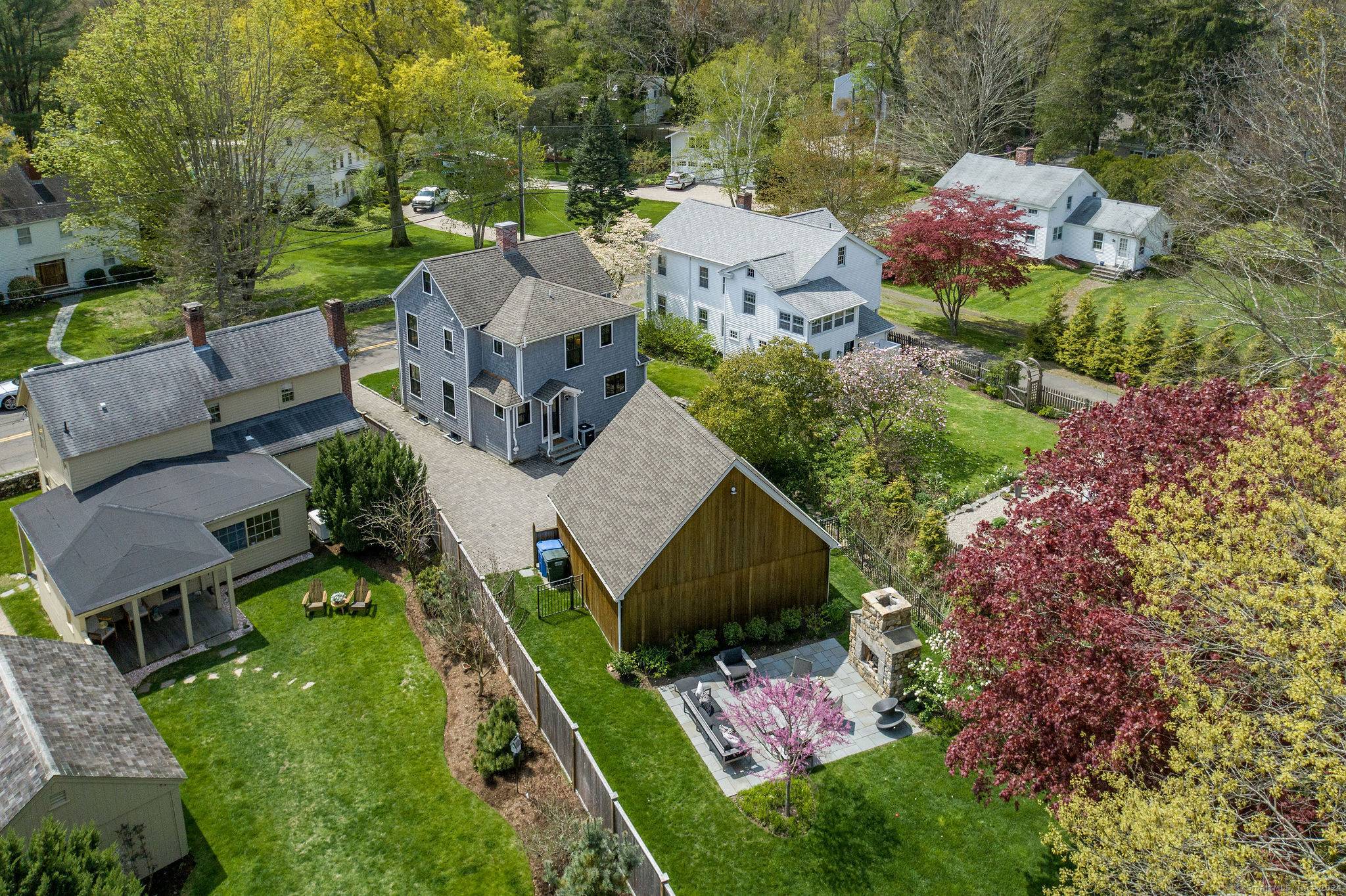 Discover an exceptional furnished academic rental opportunity !