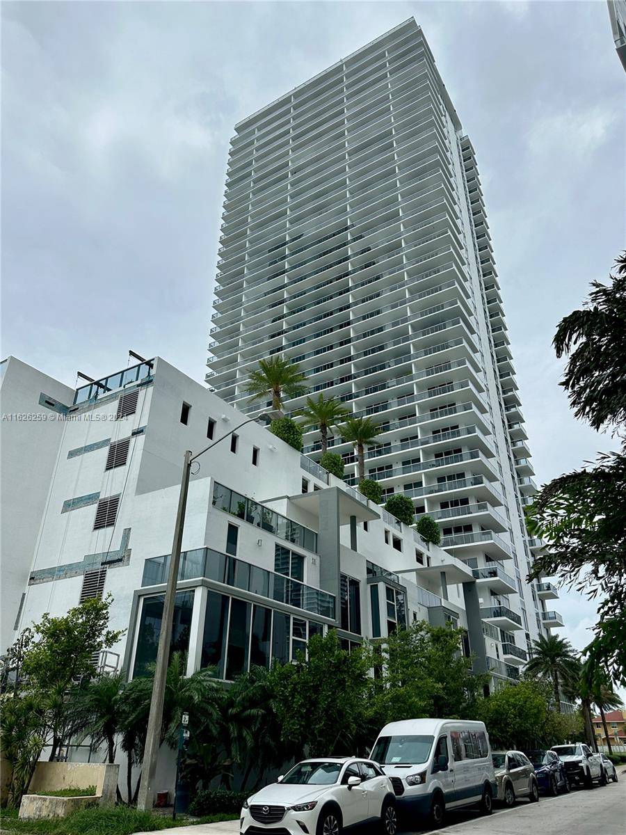 EXPERIENCE BAY HOUSE IN EDGEWATER'S BEAUTIFULLY FINISHED CONDO.