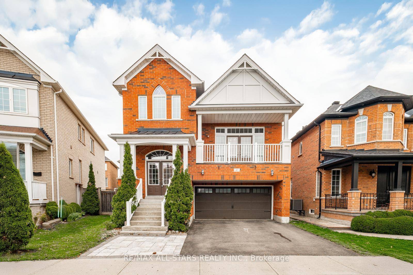 Located on a quiet, established street near parks and schools, this spacious home offers 4 bedrooms and 4 bathrooms,.