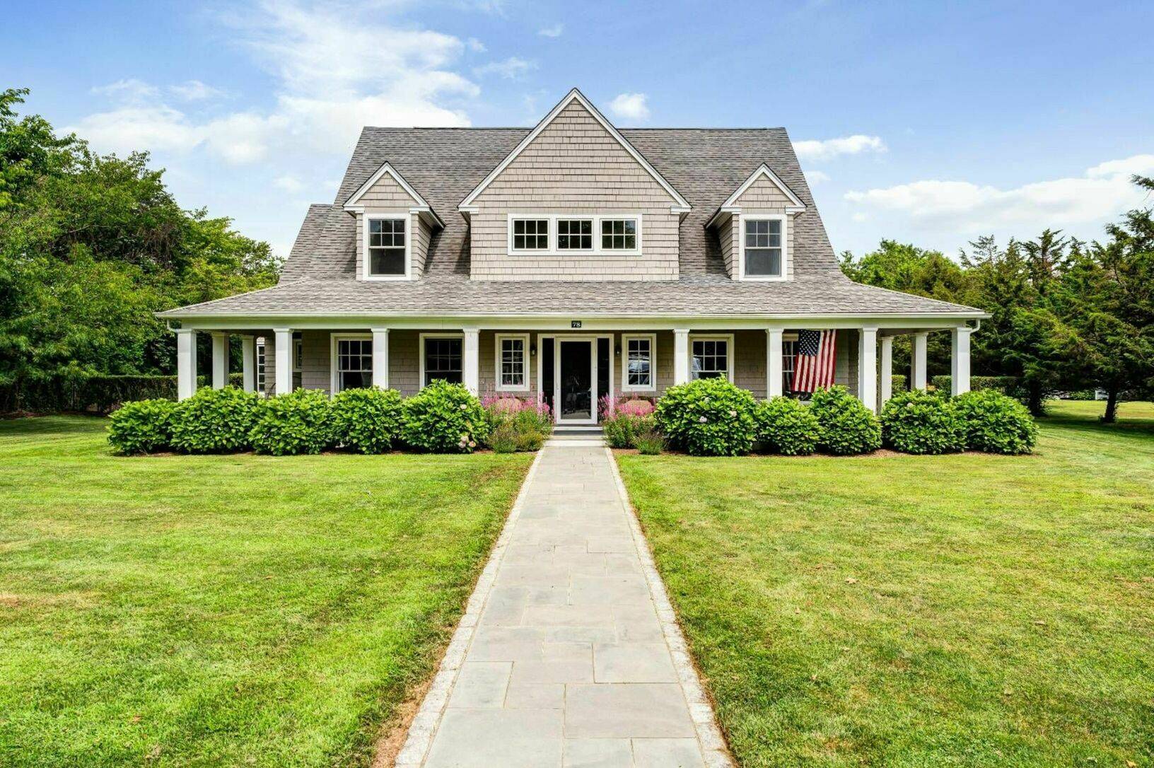 Stunning 4 Bedroom East Hampton Home!
