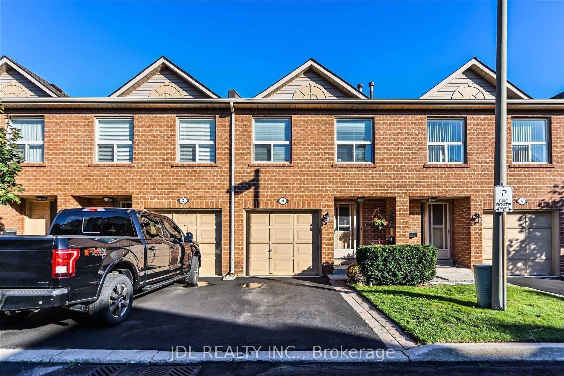 Welcome Home To This Beautifully Appointed Town Located In Desirable Glen Abbey !