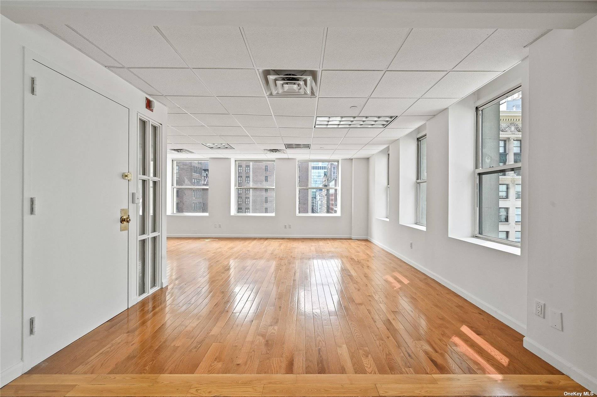 This is 3 adjacent offices 901 902 903 with 15 windows.