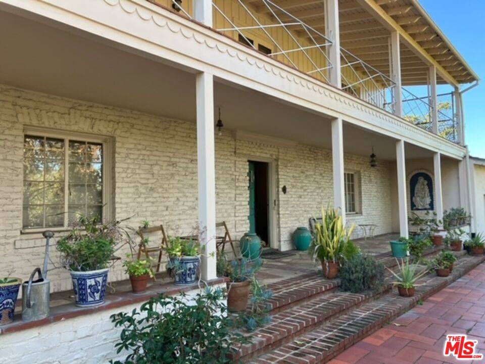 541 Comstock Ave 5.0 Westwood LA