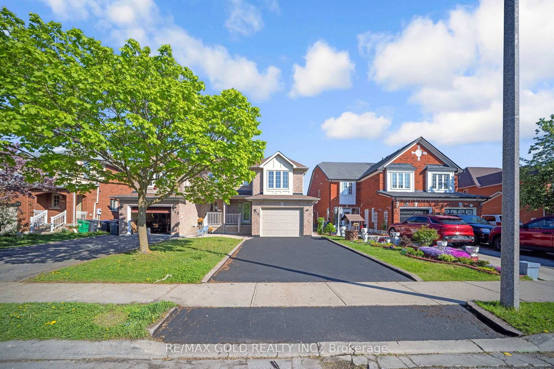 Welcome To this Beautiful Semidetached Home with sep Garage from next house feels Like Detached Very rare to find in most demanding area of Brampton, Comes with sep Living and ...