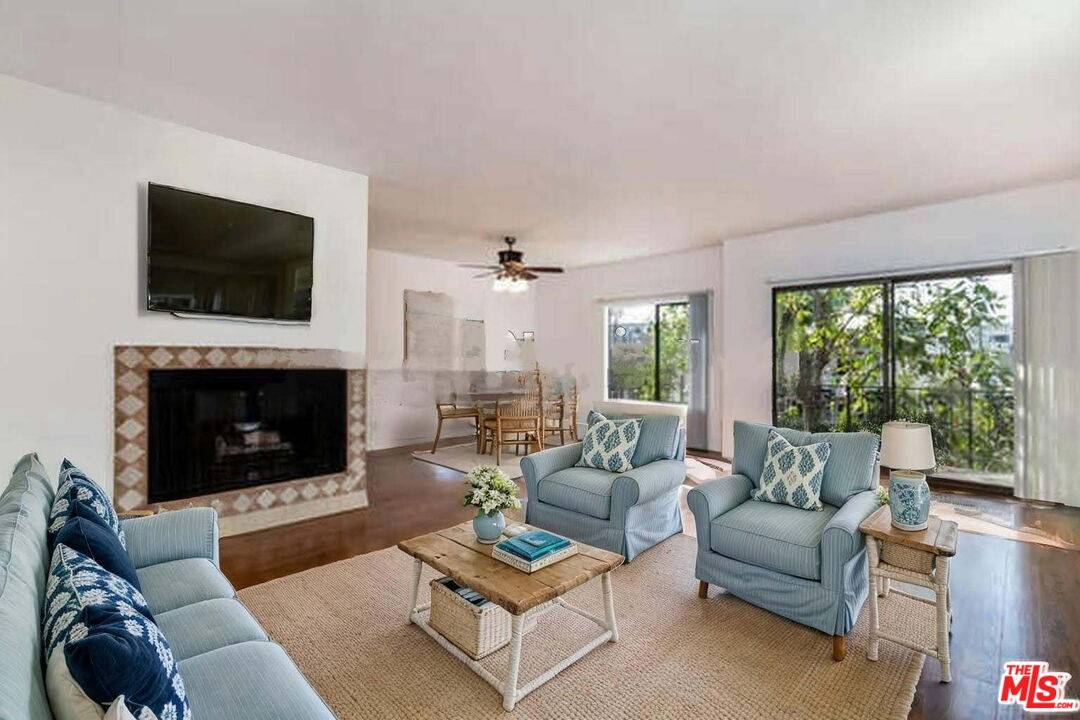11928   Kiowa Ave 2BR Brentwood La