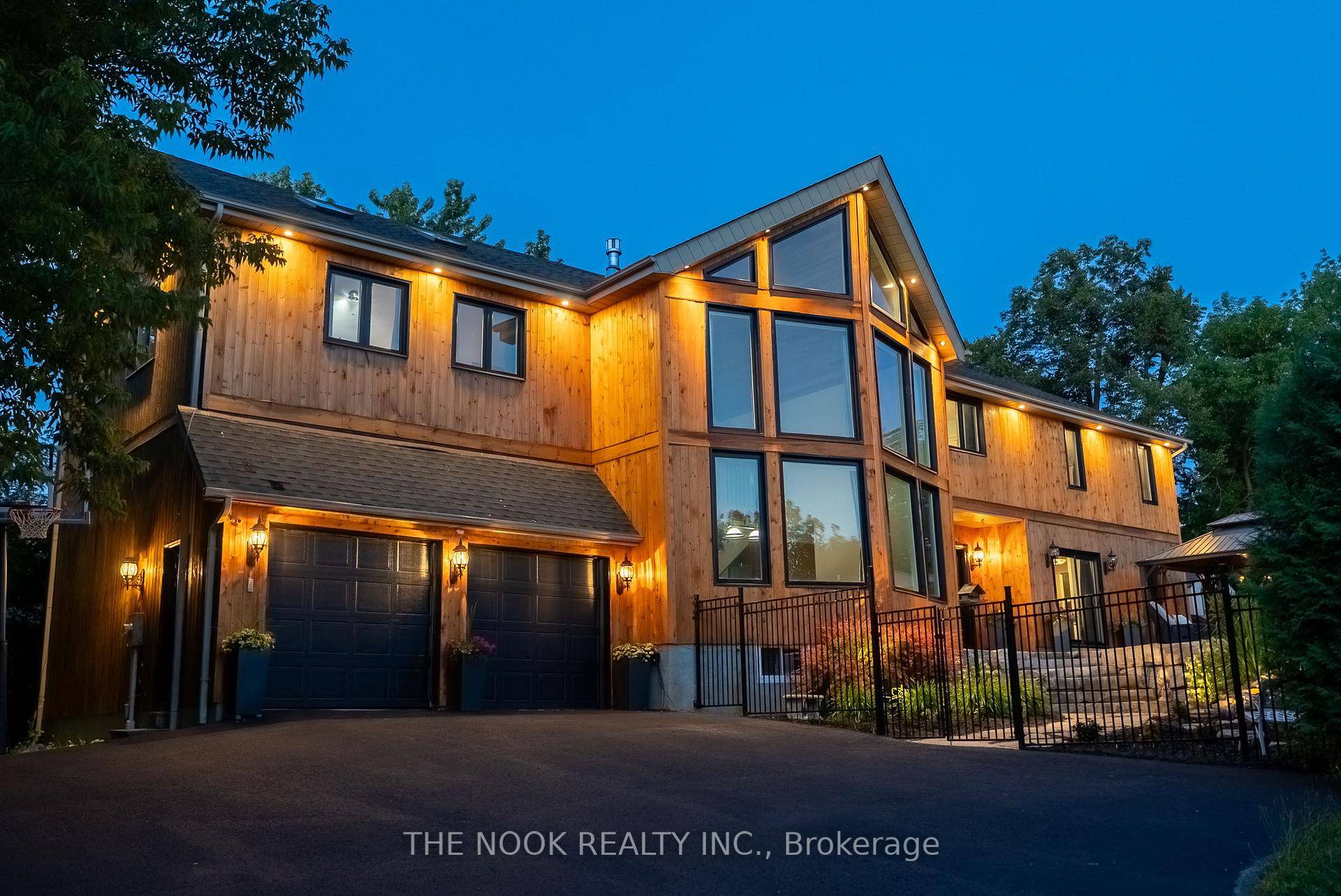 Welcome to 27 Pine Street a dreamy home by the lake with room for everyone !