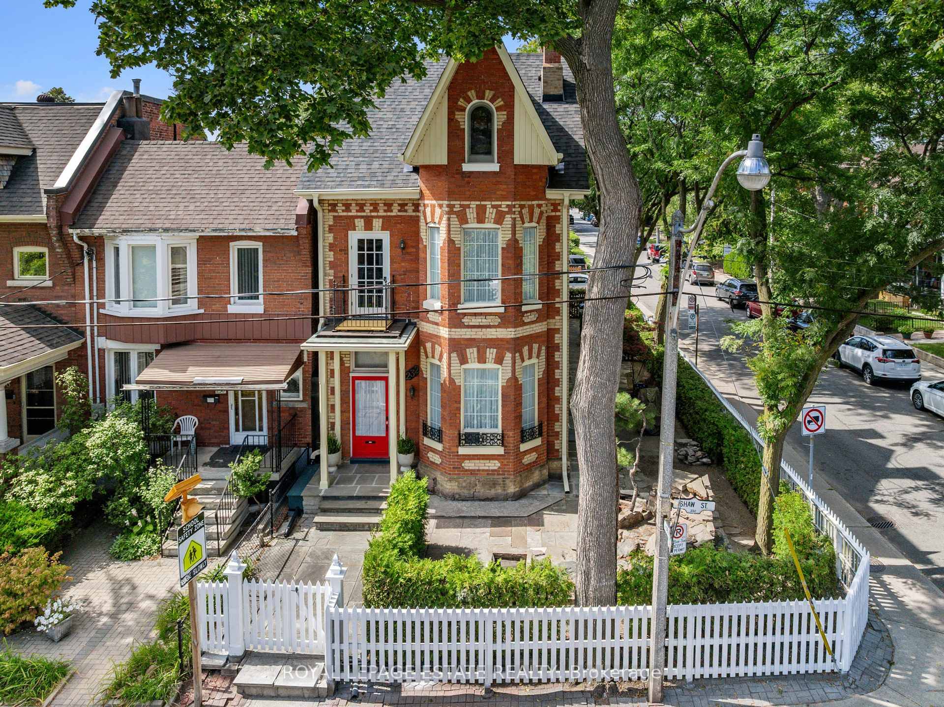 Welcome to the crown jewel of Trinity Bellwoods.