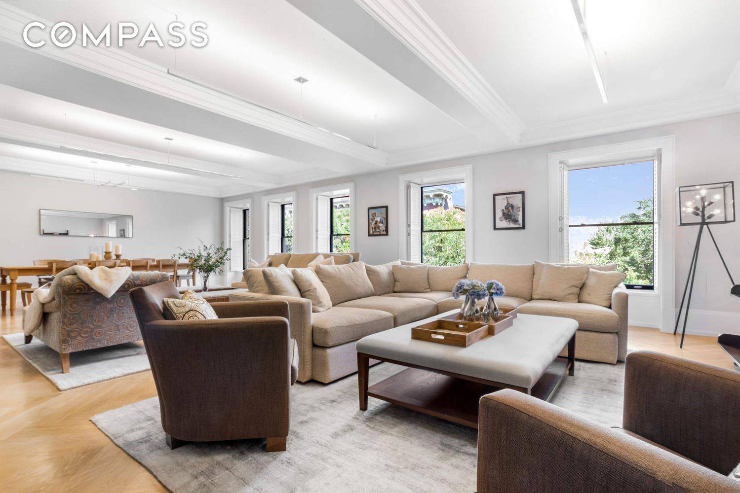 Spectacular loft like 4 bedroom and 3.