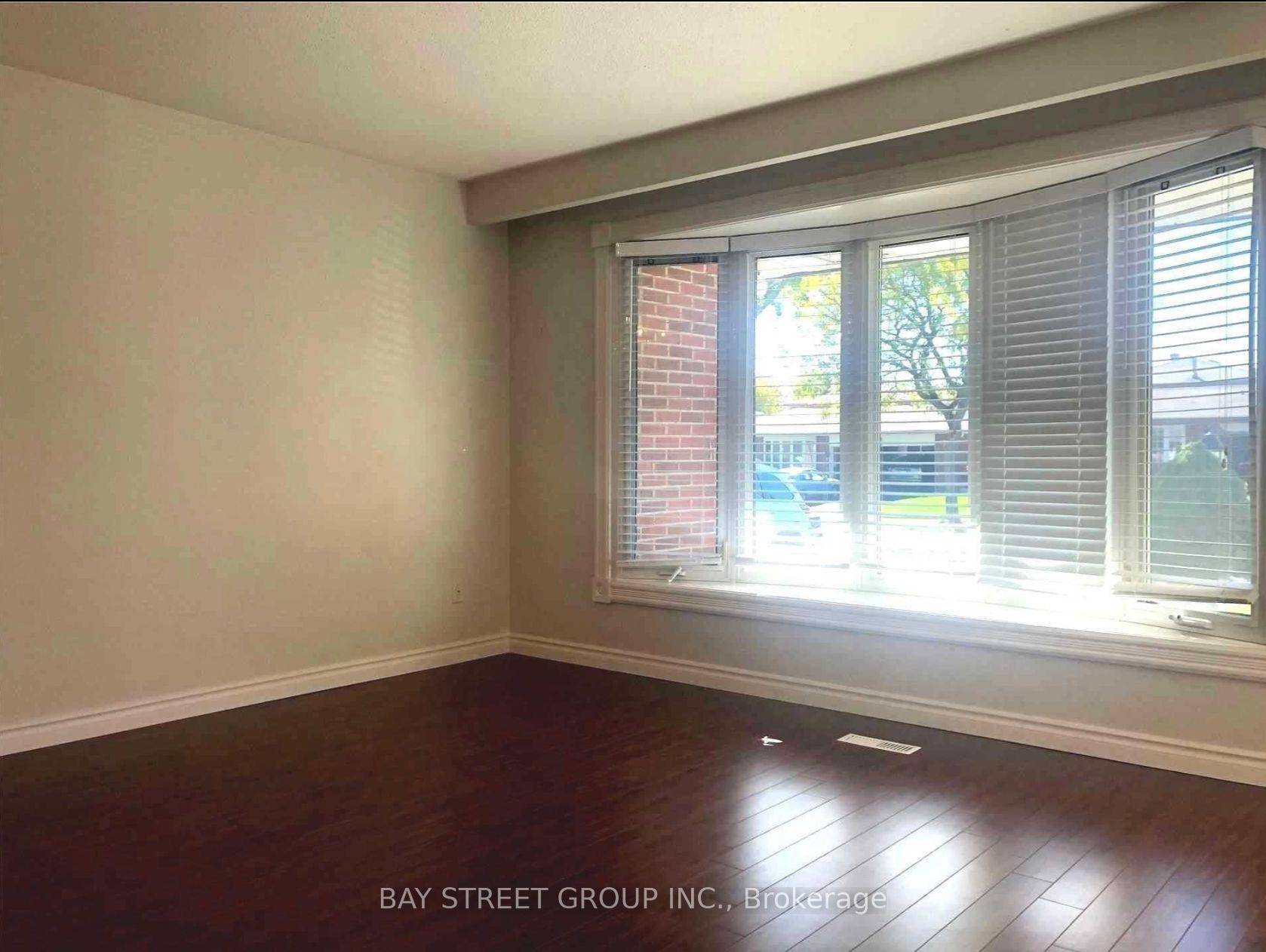 Absolutely Immaculate Home In Central Mississauga.