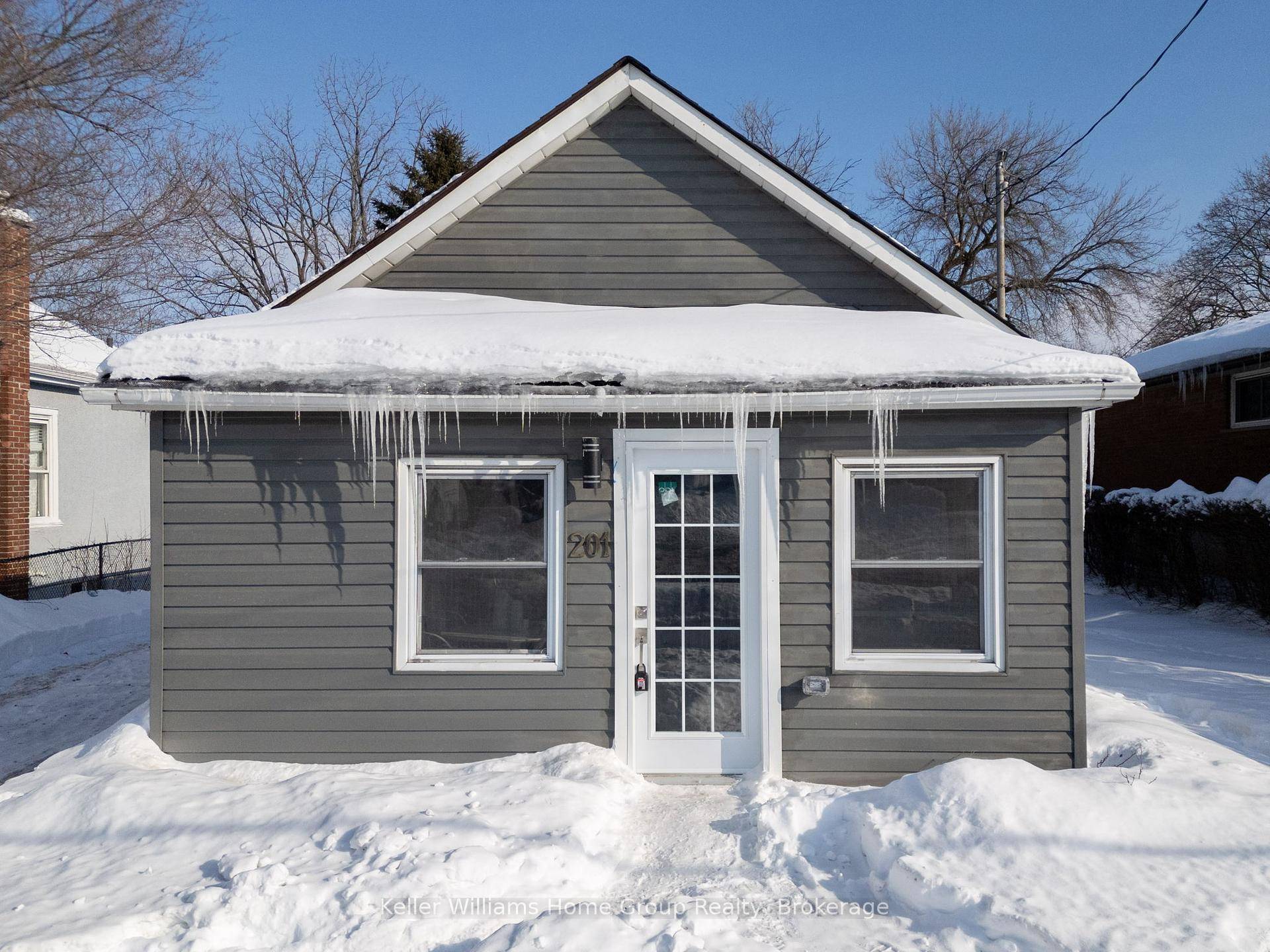 Welcome to this stunning, fully renovated home, nestled on a spacious lot just a short walk to Mohawk College and all the nearby amenities !