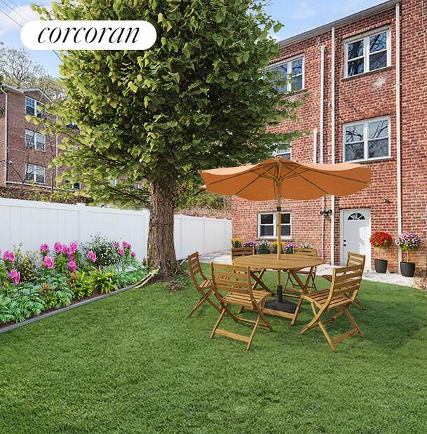 Corner Riverdale Townhouse !