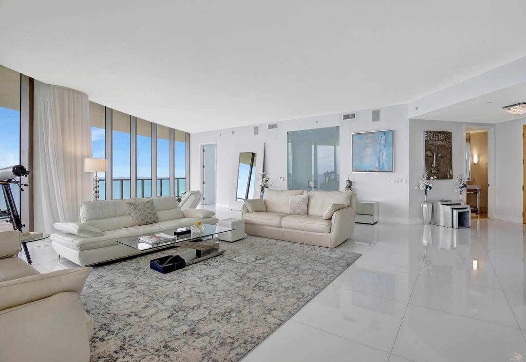 Now newly priced at 8. 9M, Penthouse 888 at St.