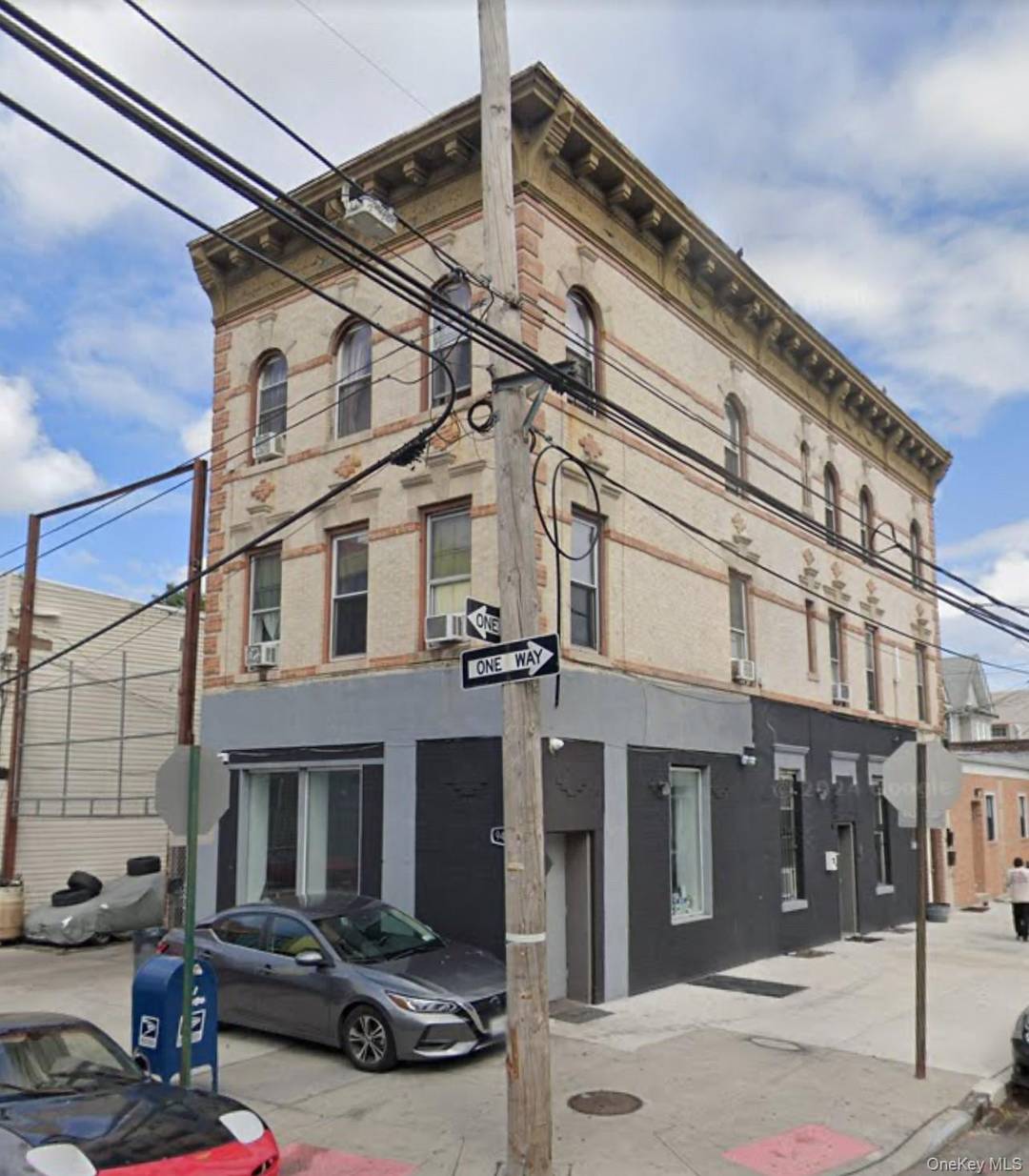 Prime commercial opportunity in the heart of Ozone Park !