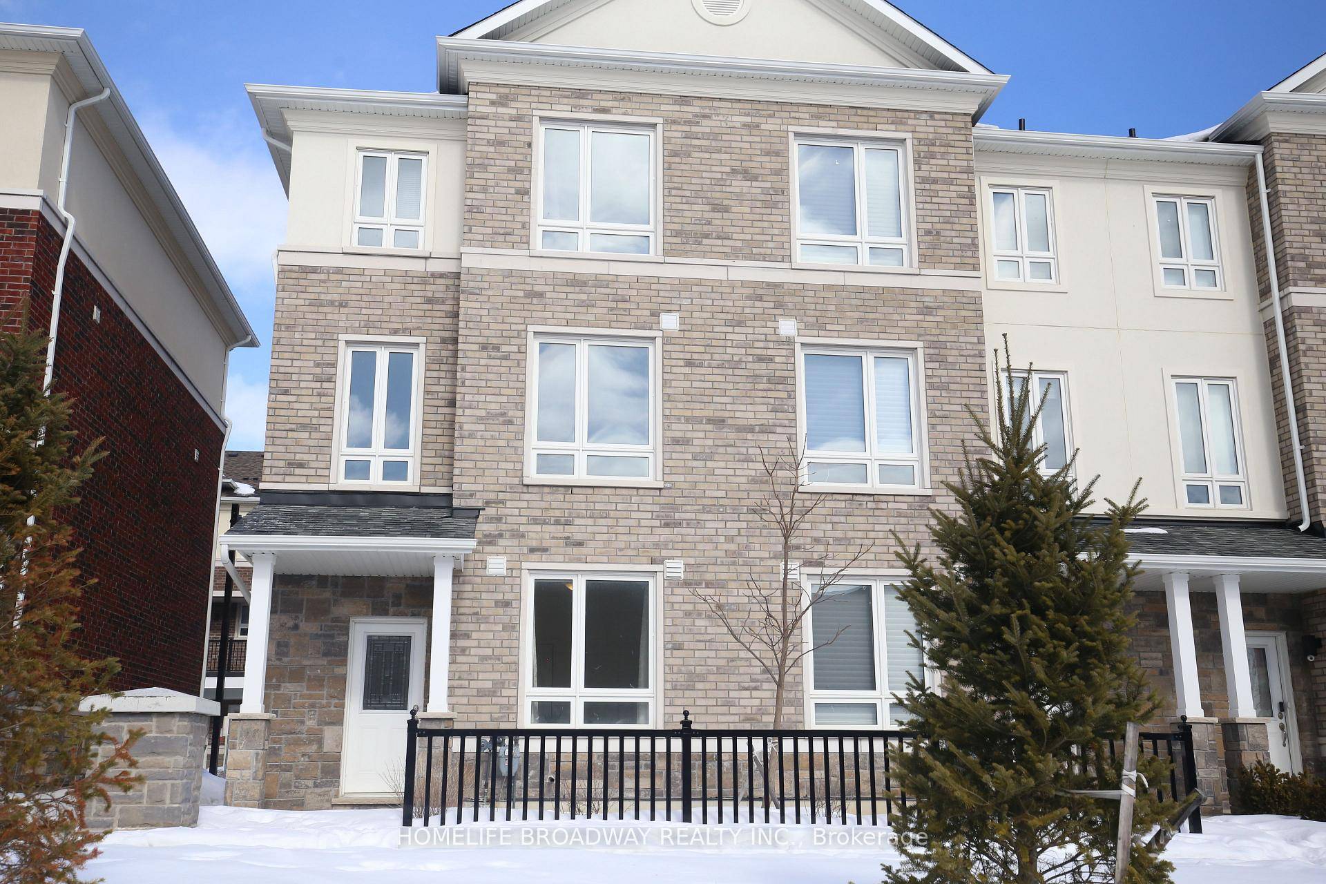 Stunning Three Years New Sun Filled End Unit Freehold Townhouse In Highly Demand Wismer Area.