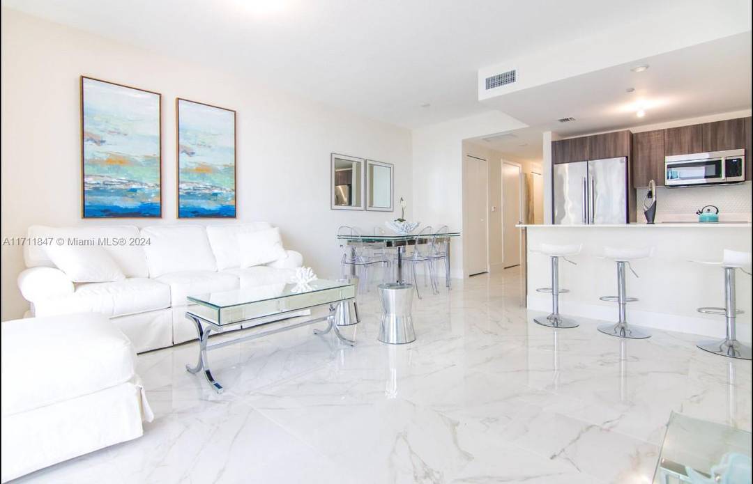 Very beautiful apartment in luxury building Aria On The Bay.