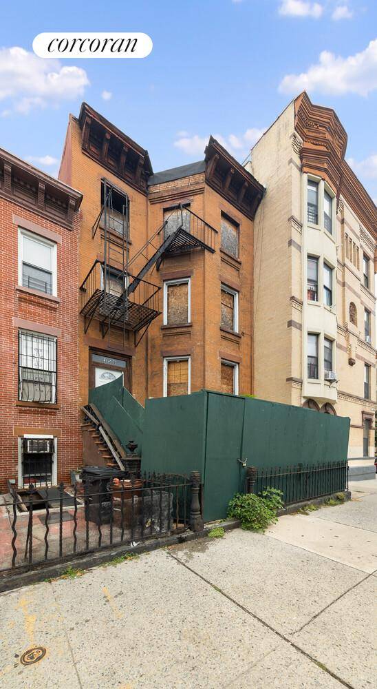 Are you looking for a renovation project that promises significant potential ?