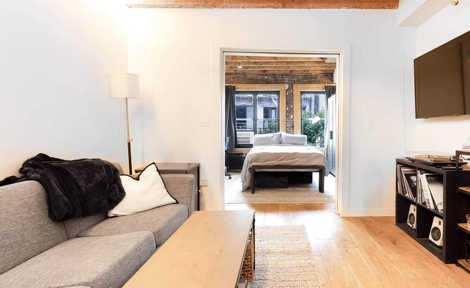 Welcome to your West Village retreat !