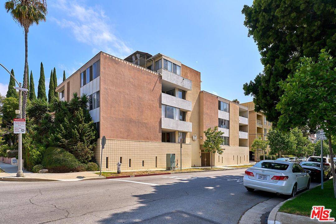 9221 Charleville Blvd 3BR Beverly Hills La