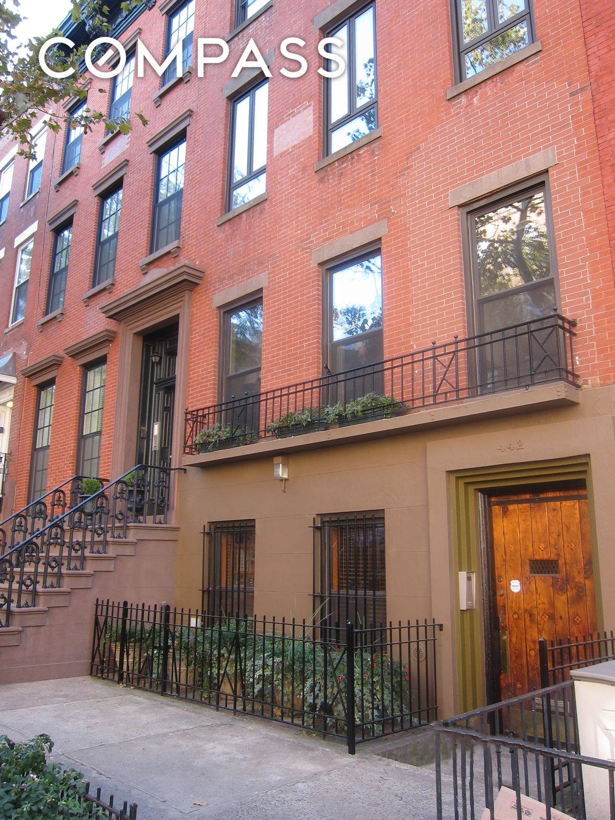 FOR INVESTORS. TENANTS IN PLACE.