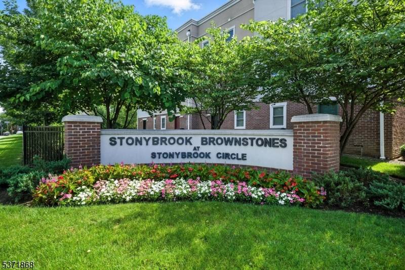 Welcome to the Brownstones at Fairfield !