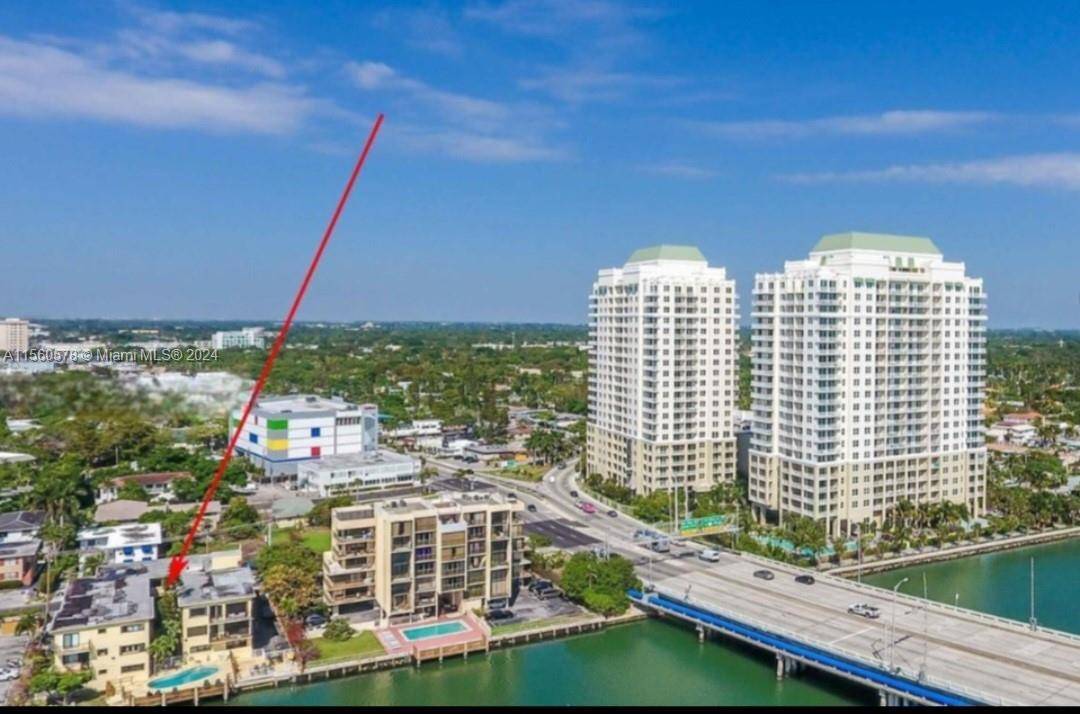 INVESTORS ONLY ! AMAZING UNOBSTRUCTED WATER VIEW 2 BED, 2 BATH CORNER UNIT with inviting views of Biscayne Bay and the Miami Skyline.