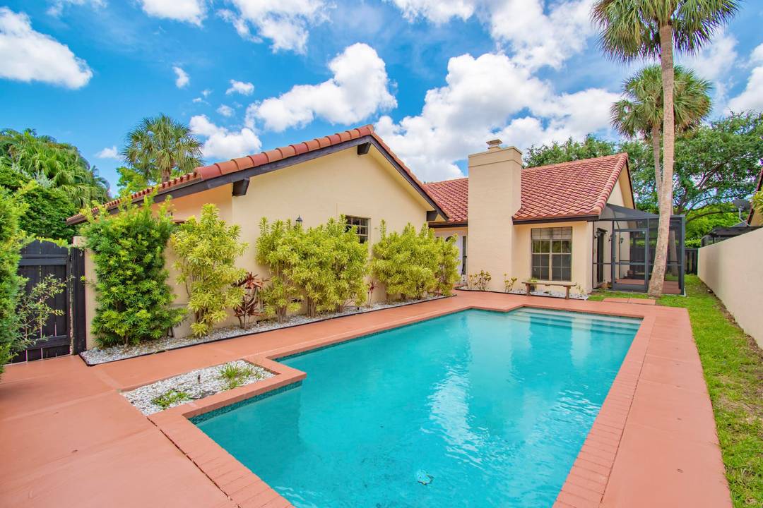 Come see this dollhouse in the heart of Boca Raton, three bedroom, two bathroom villa, two car garage and full size swimming pool, walk to A rated gifted elementary schools, ...