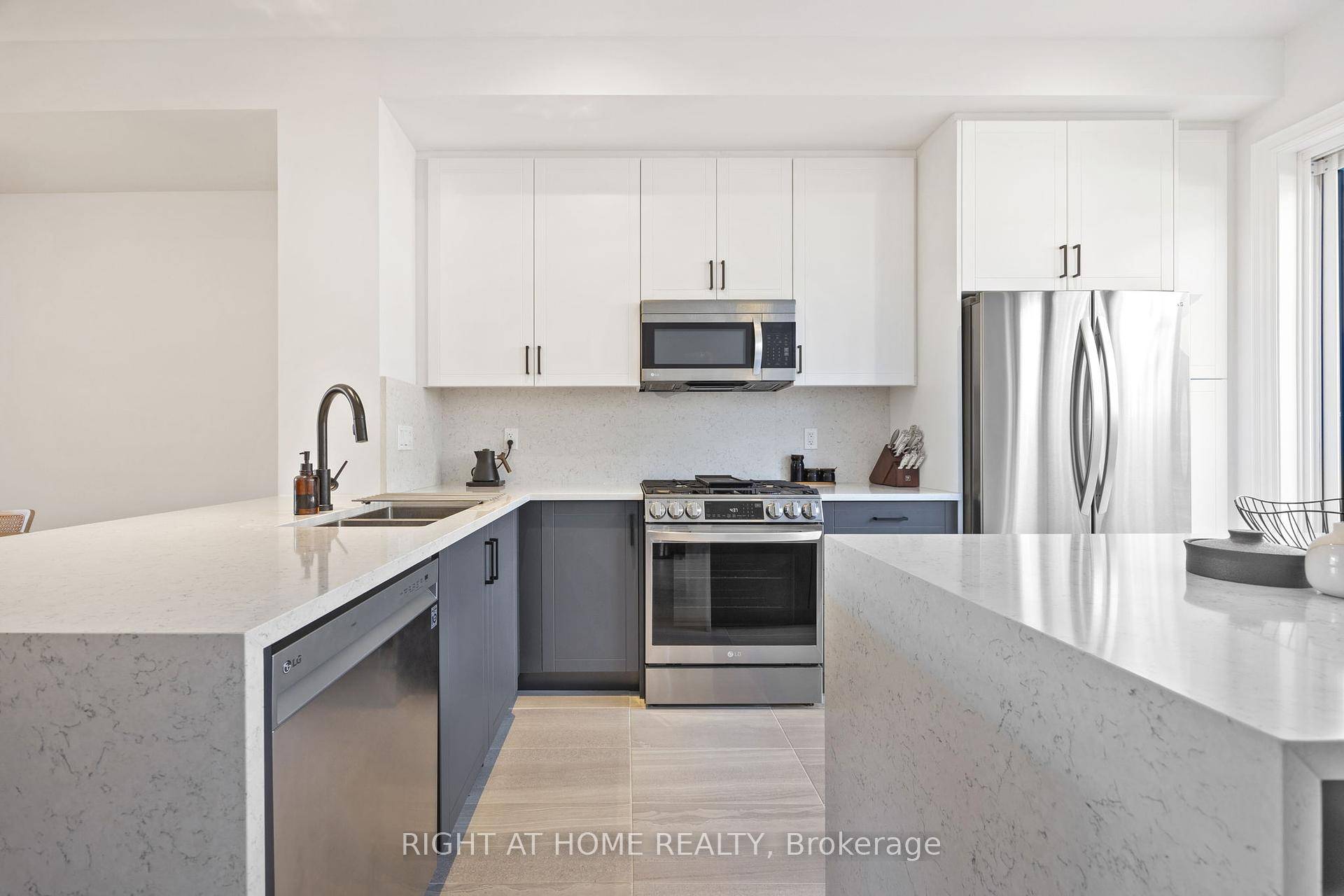 Situated in the quaint neighbourhood of Streetsville, this 2 year new home features 9ft ceiling with modern finishes, sunlit living room, chef's kitchen with large granite island with waterfall edges.