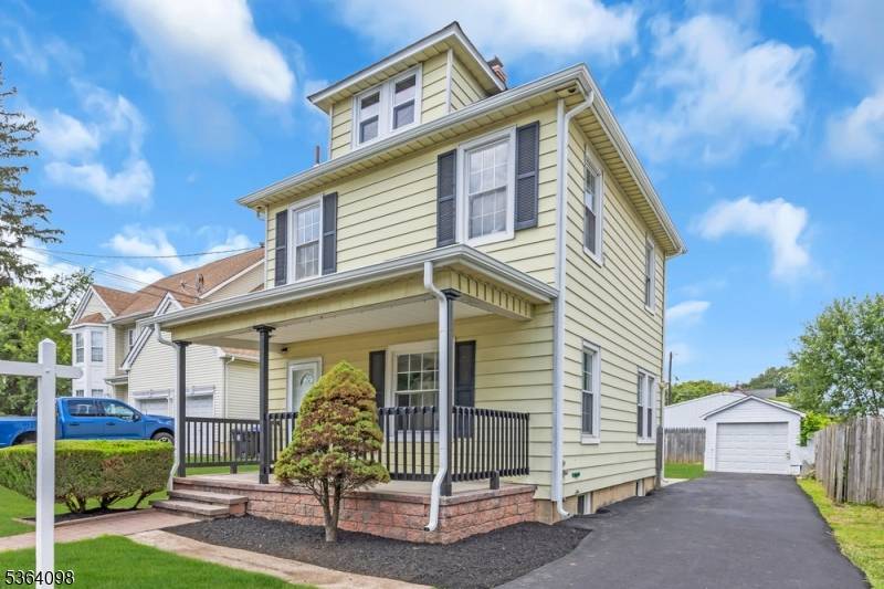 Charming 3 Bedroom Colonial with Detached Garage Full Renovation !