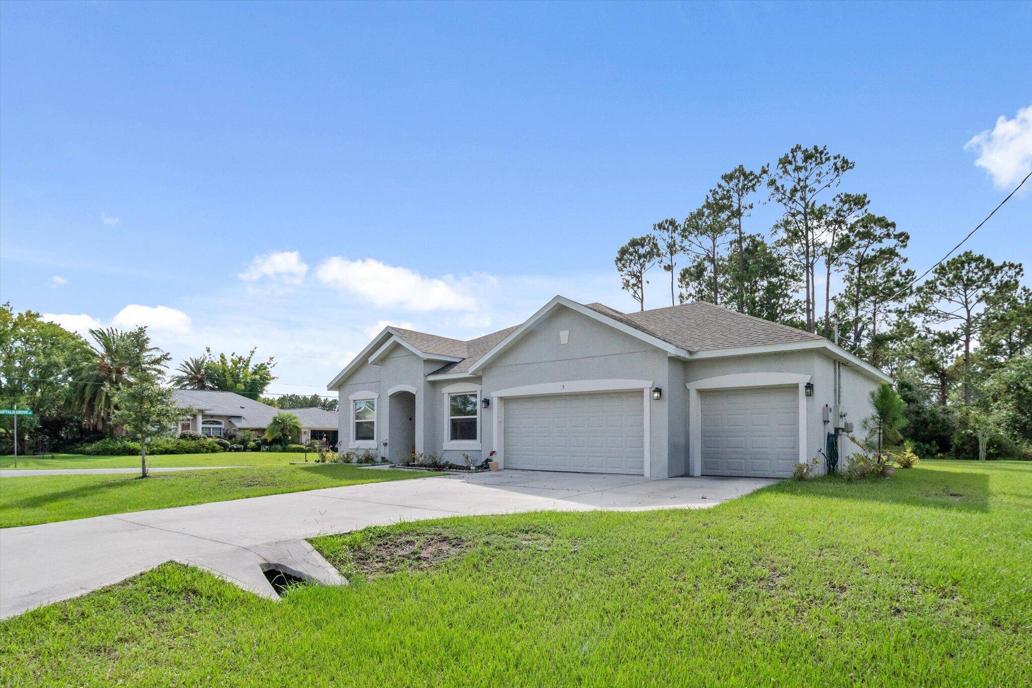 Stunning 2021 built home on a spacious corner lot !
