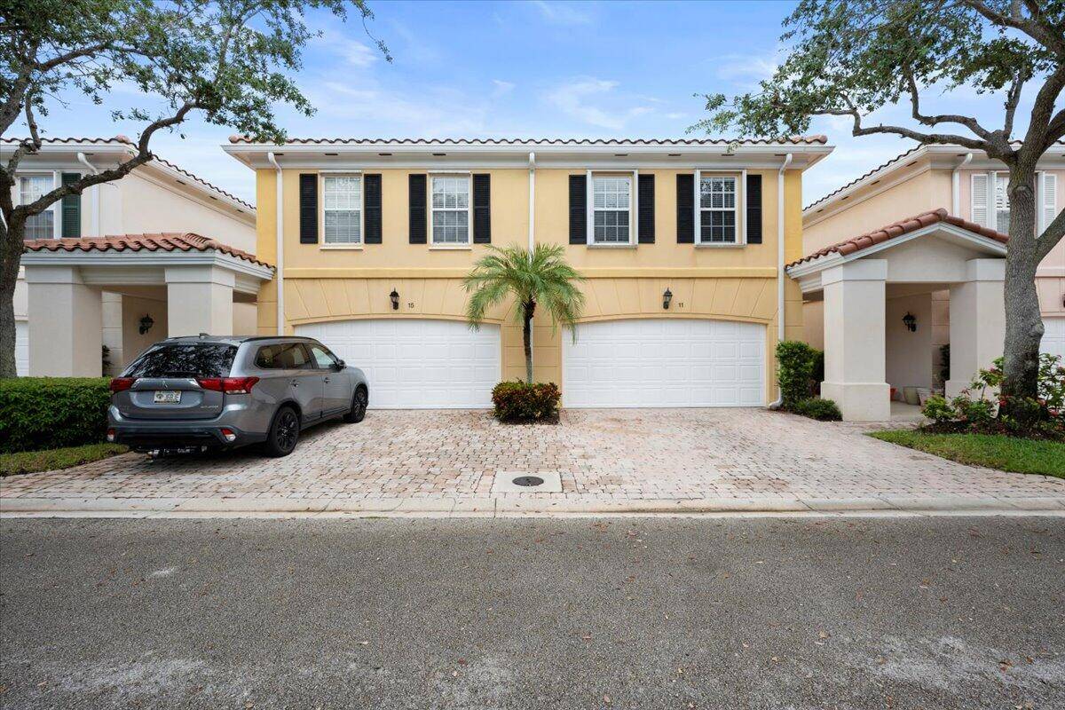 Looking for a centrally located and spacious townhome that has everything you need ?