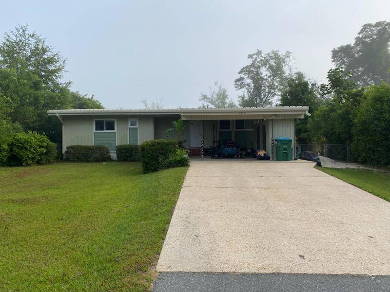 Welcome home ! You will love this lovely, well maintained home.
