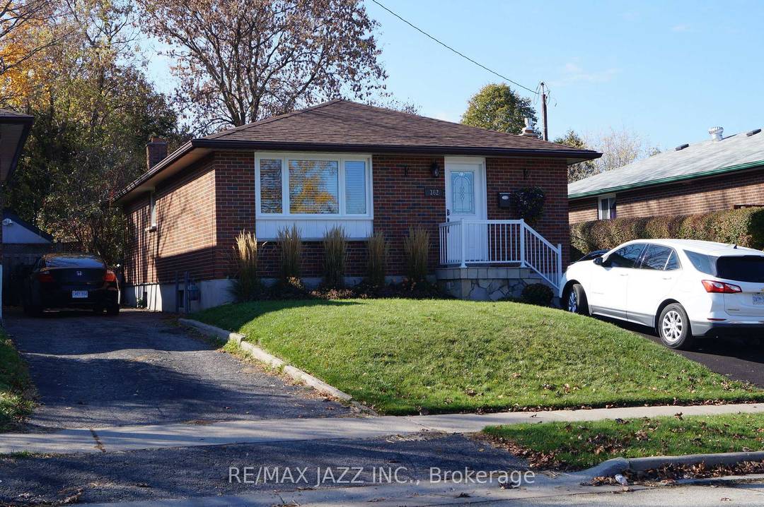 Bright and spacious, furnished 1 bedroom basement apartment in Oshawa's desirable Donevan community !