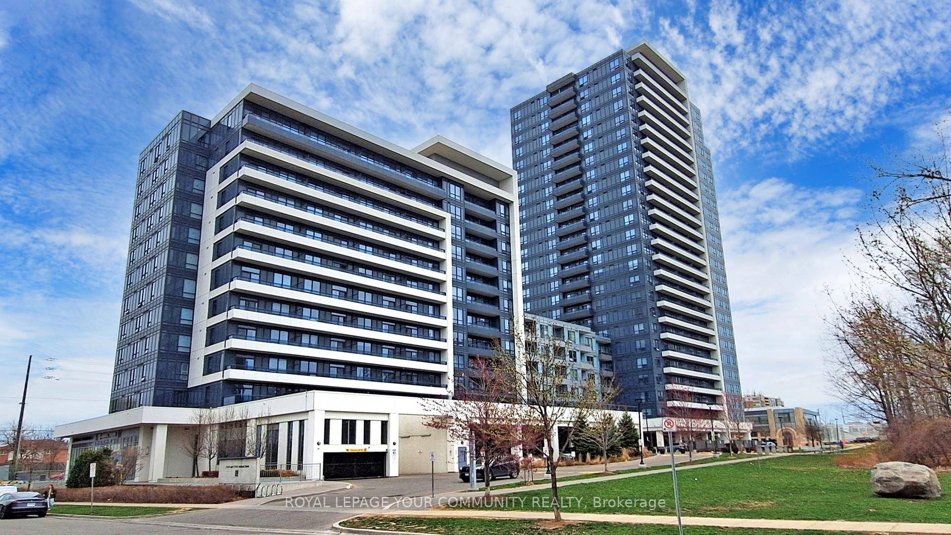 Welcome to Legacy Park a prestigious condominium in the heat of Thombill !